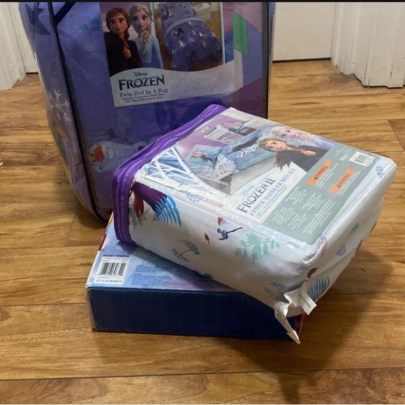 Bedding - Picture 2 of 8